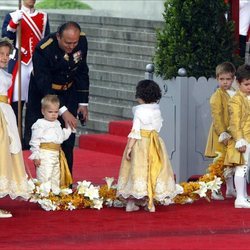 Froilán, Juan y Miguel Urdangarin y Victoria López-Quesada como pajes de la boda de los Reyes Felipe y Letizia