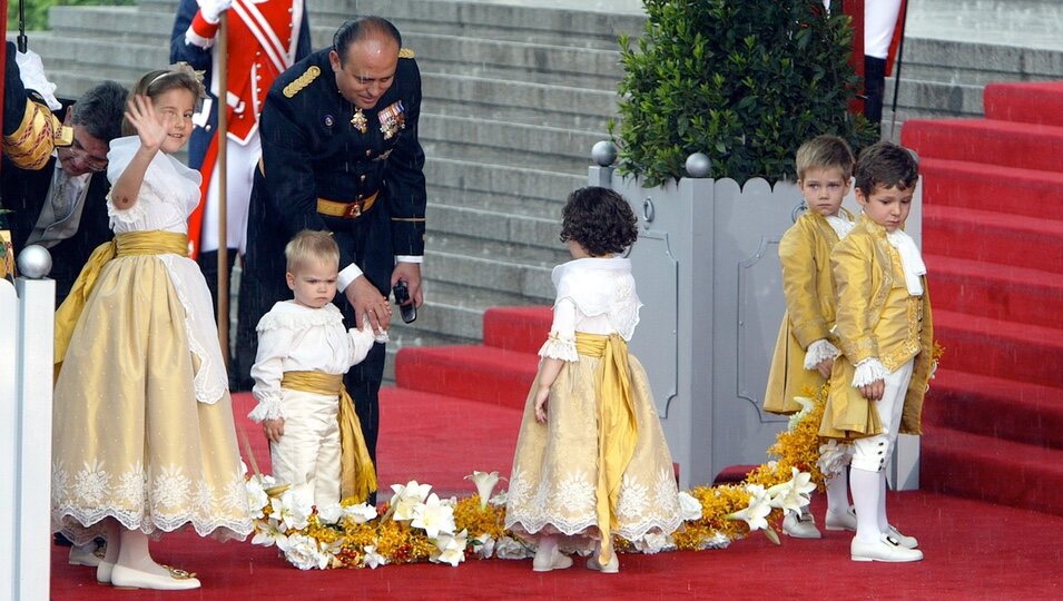 Froilán, Juan y Miguel Urdangarin y Victoria López-Quesada como pajes de la boda de los Reyes Felipe y Letizia