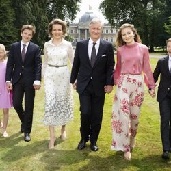 Los Reyes Felipe y Matilde de Bélgica junto a sus hijos celebran los cinco años del Rey Felipe en el trono