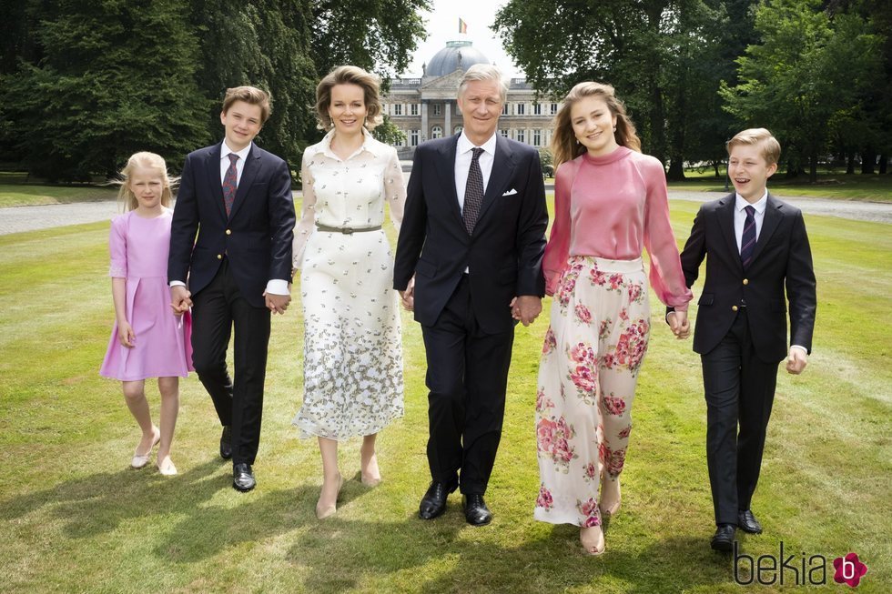 Los Reyes Felipe y Matilde de Bélgica junto a sus hijos celebran los cinco años del Rey Felipe en el trono