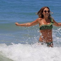 Paula Echevarría disfrutando de las olas de Cádiz