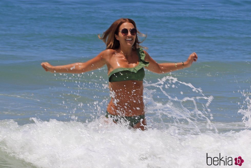 Paula Echevarría disfrutando de las olas de Cádiz