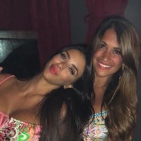 Antonella Roccuzzo dando la bienvenida a Daniella Semaan a Ibiza para pasar el verano 2018