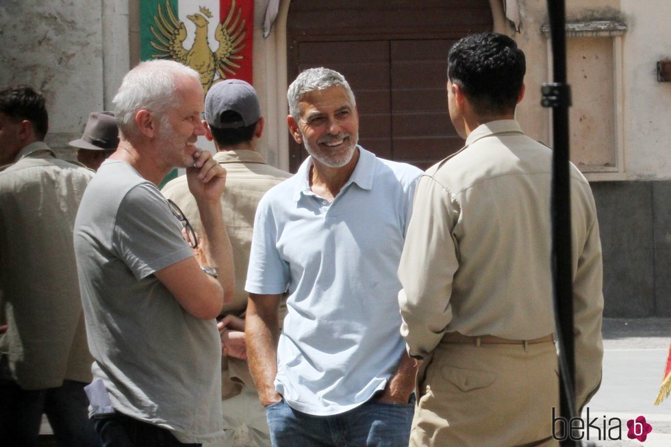 George Clooney vuelve al trabajo tras su accidente de moto