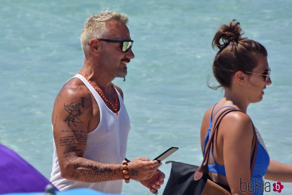 Gianluca Vacchi y una amiga en Formentera