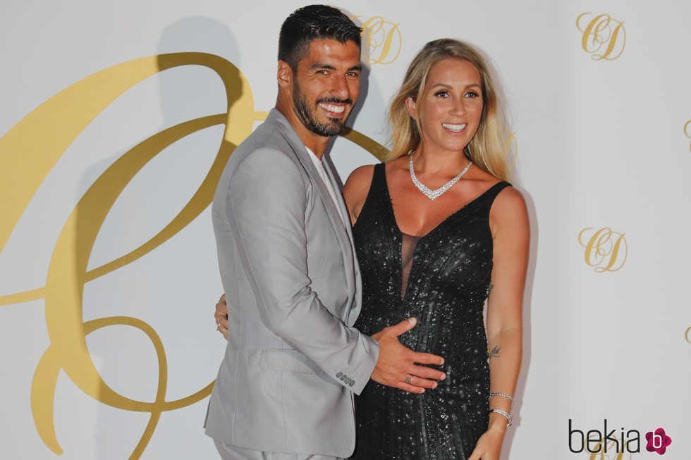 Luis Suárez y Sofia Balbi en la fiesta postboda de Cesc Fábregas y Daniella Semaan