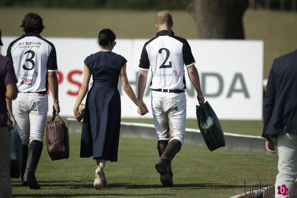 Los Duques de Sussex de la mano en la Copa de Polo Sentebale