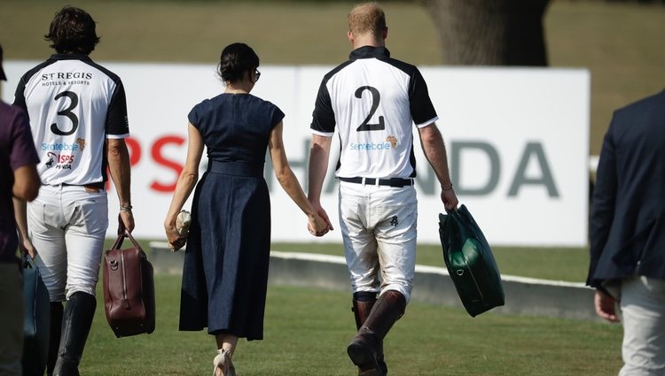 Los Duques de Sussex de la mano en la Copa de Polo Sentebale