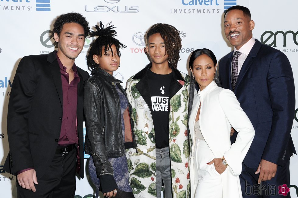 Trey, Jaden y Willow con su padres Will Smith y Jada Pinkett en los EMA 2016