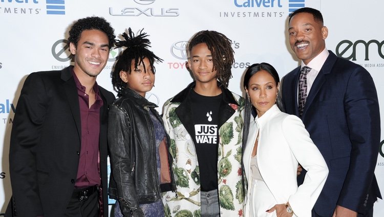 Trey, Jaden y Willow con su padres Will Smith y Jada Pinkett en los EMA 2016