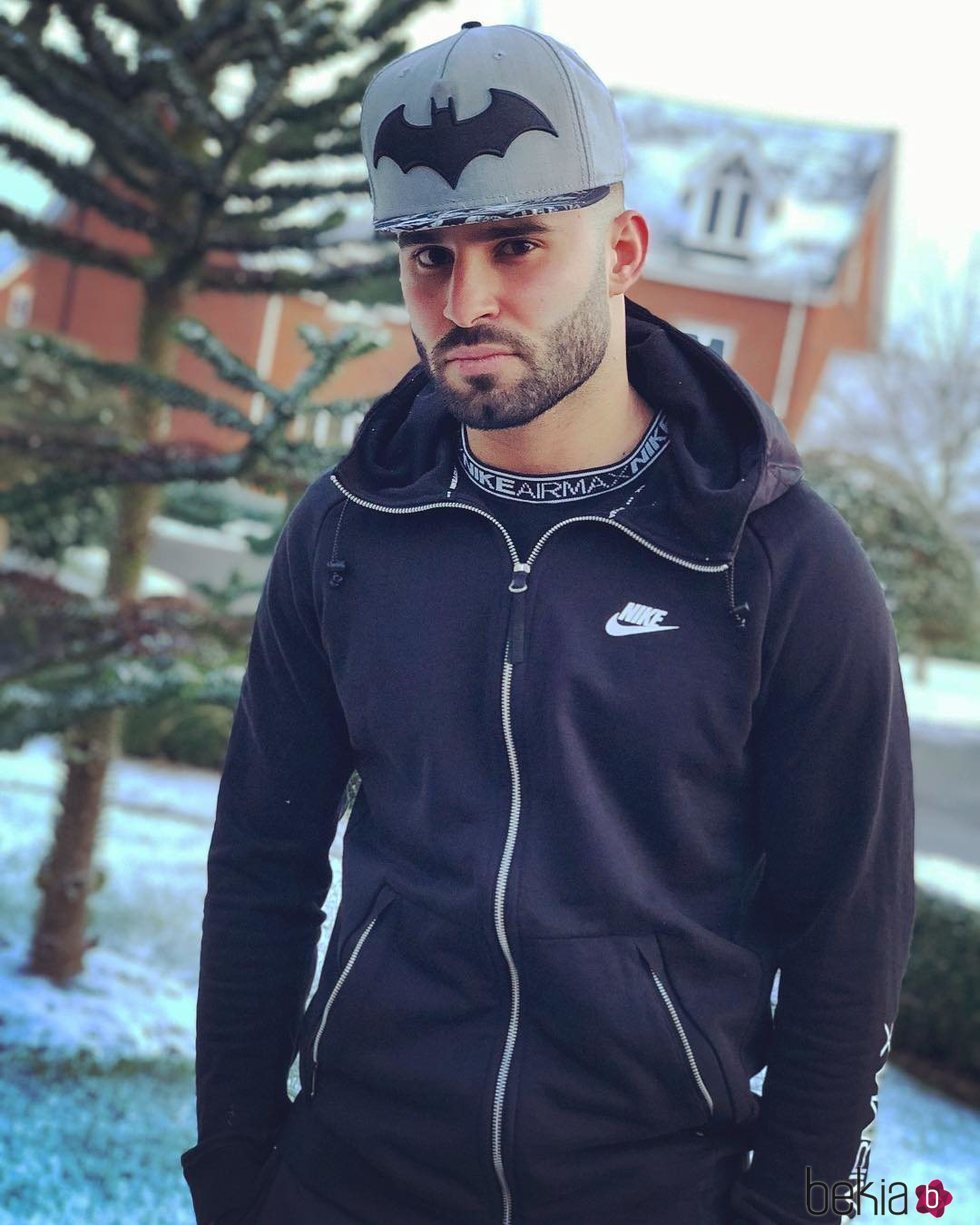 Jesé Rodriguez posando frente a un paisaje invernal