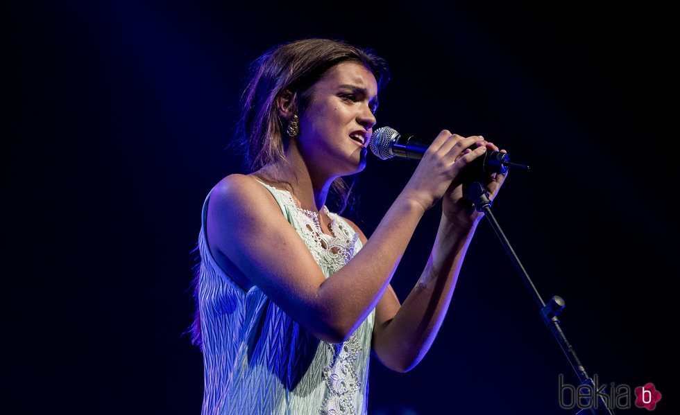 Amaia Romero dando un concierto en el Teatro Real