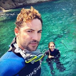 David Bisbal y Rosanna Zanetti haciendo buceo en Menorca