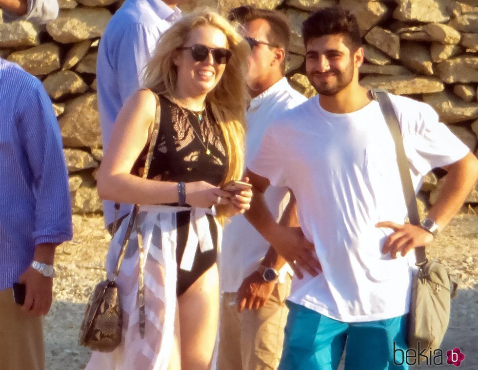 Tiffany Trump en Mykonos con un amigo