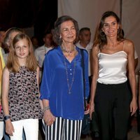 La Reina Letizia, la Princesa Leonor y la Reina Sofía en el concierto de Ara Malikian en Mallorca