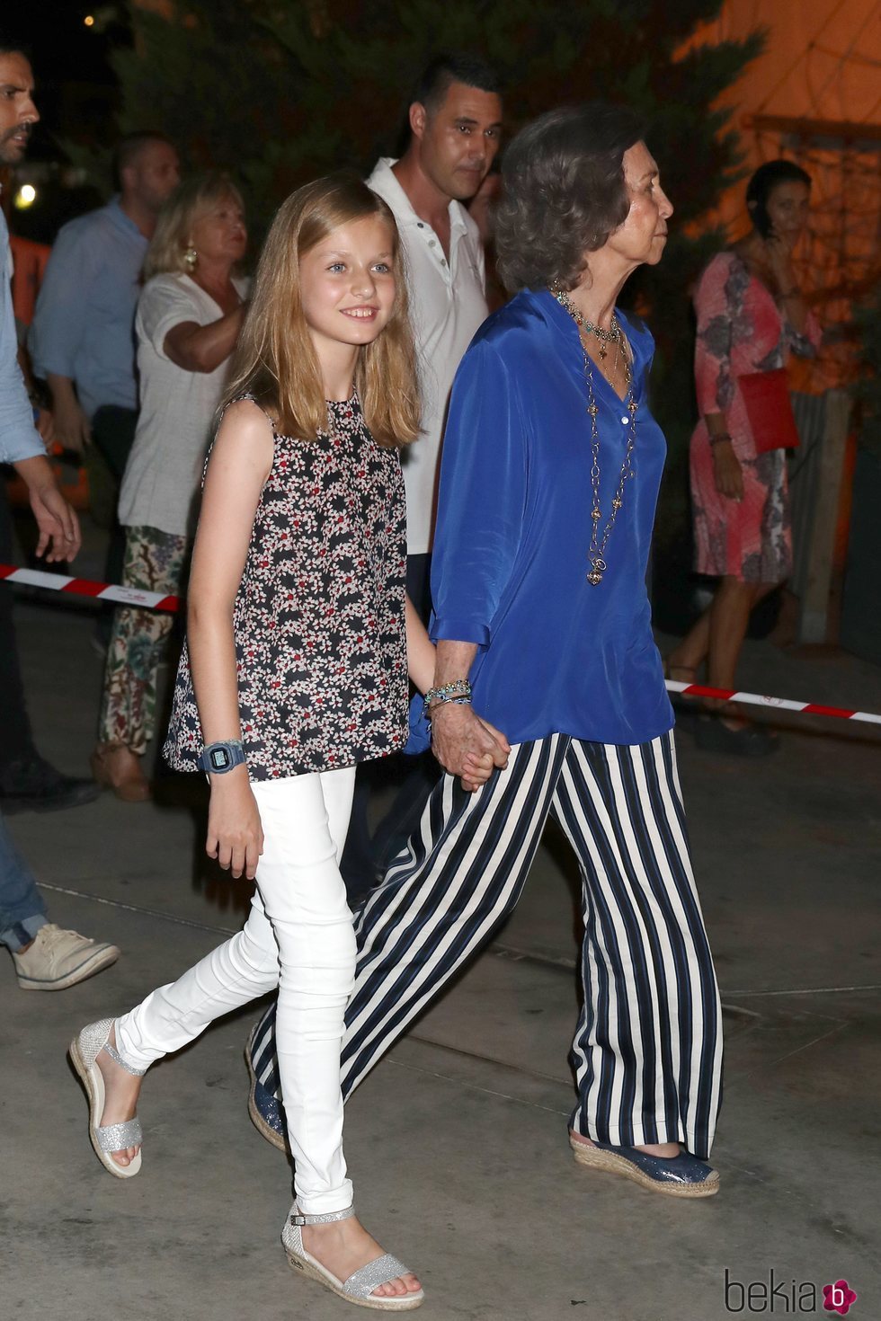 La Princesa Leonor y la Reina Sofía, cogidas de la mano en el concierto de Ara Malikian en Mallorca