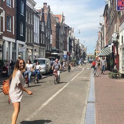 Lara Álvarez de paseo por Ámsterdam