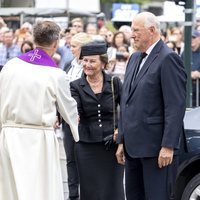 Harald y Sonia de Noruega en el funeral de Thorvald Stoltenberg