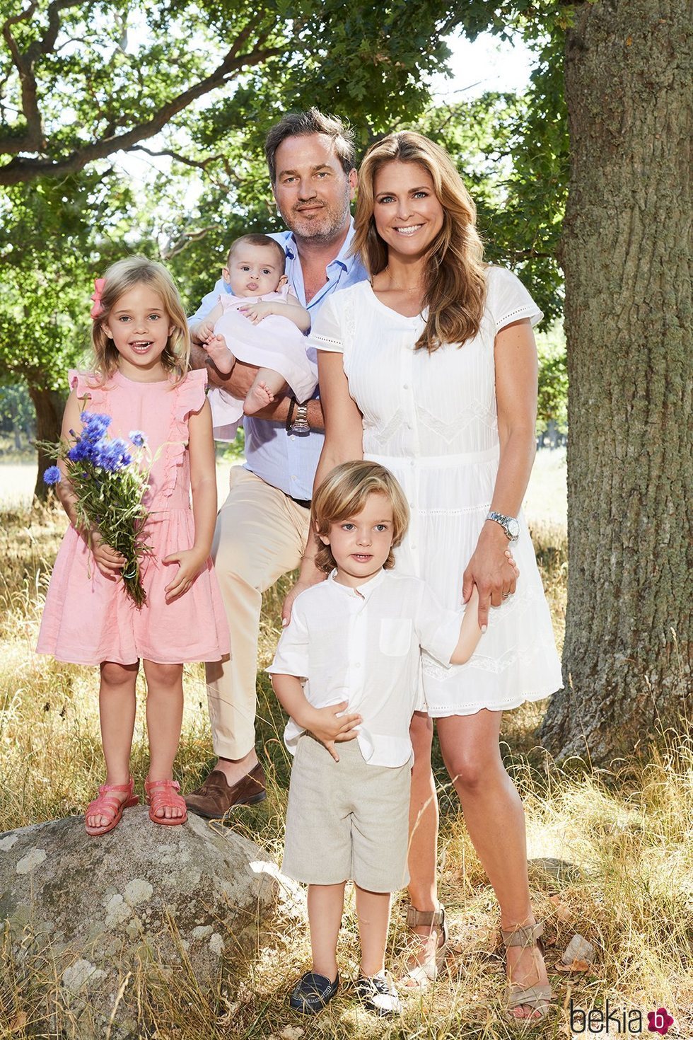 Magdalena de Suecia y Chris O'Neill con sus hijos Leonor, Nicolas y Adrienne en el campo