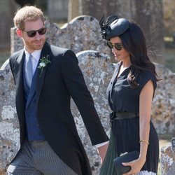 El Príncipe Harry y Meghan Markle muy cómplices en la boda de Charlie van Straubenzee y Daisy Jenks