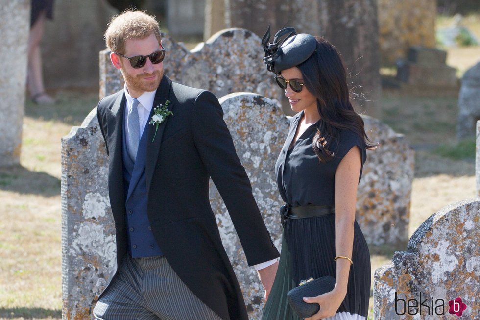 El Príncipe Harry y Meghan Markle muy cómplices en la boda de Charlie van Straubenzee y Daisy Jenks