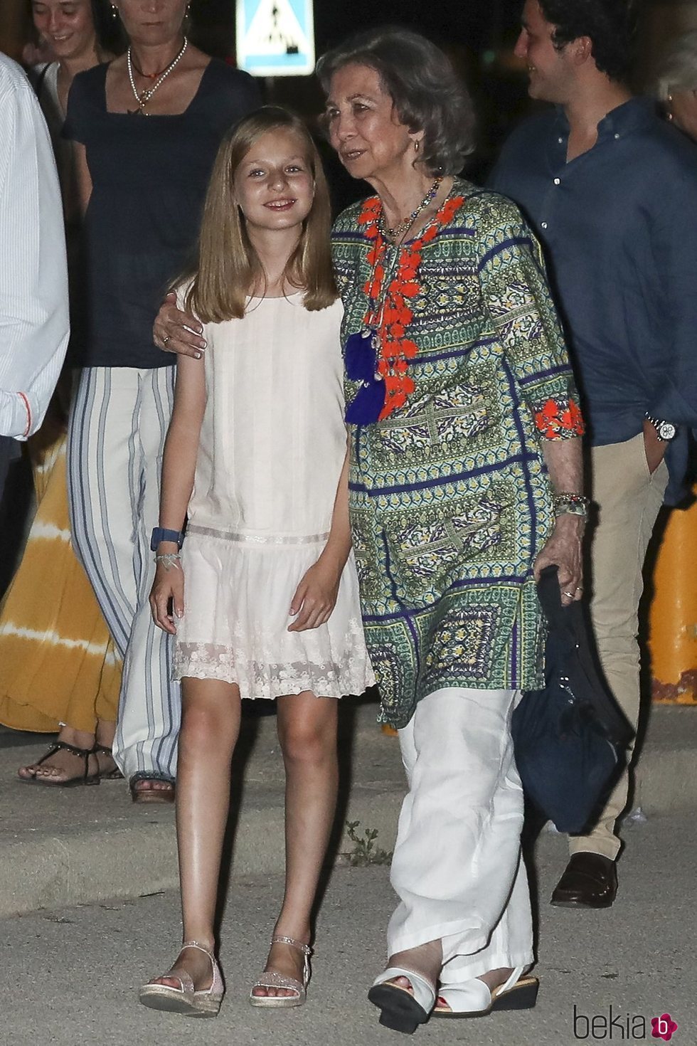 La Reina Sofía y la Princesa Leonor, muy cariñosas en la cena por el final de la Copa del Rey de Vela 2018