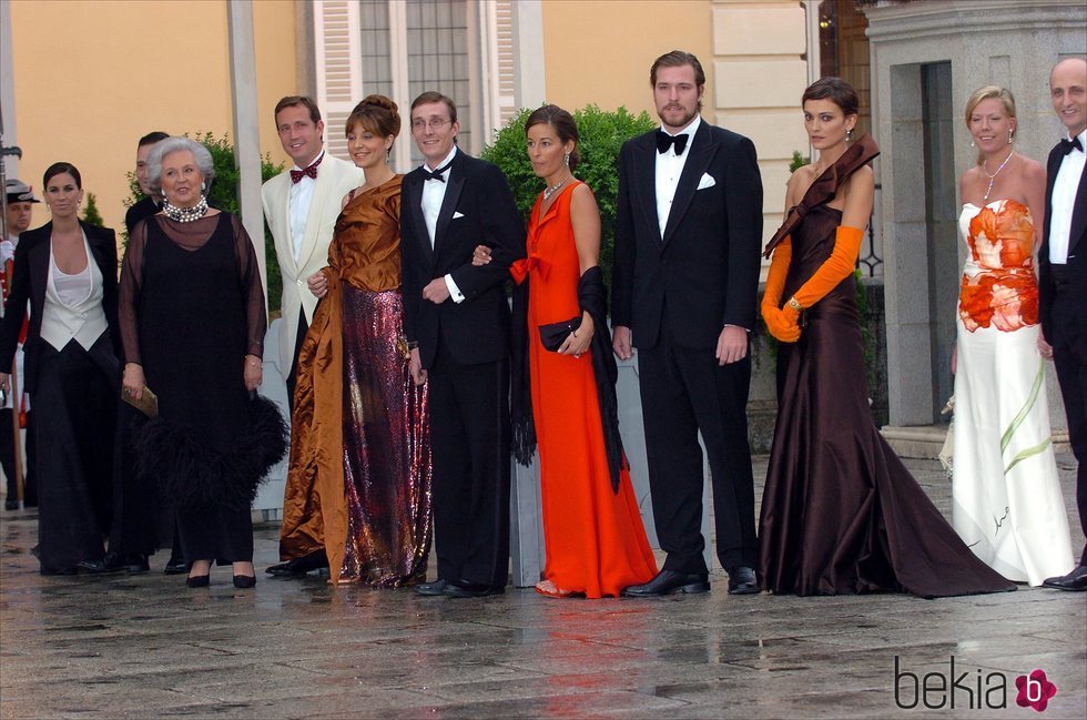 La Infanta Pilar y su familia durante la cena de gala previa a la boda de Felipe de Borbón y Letizia Ortiz