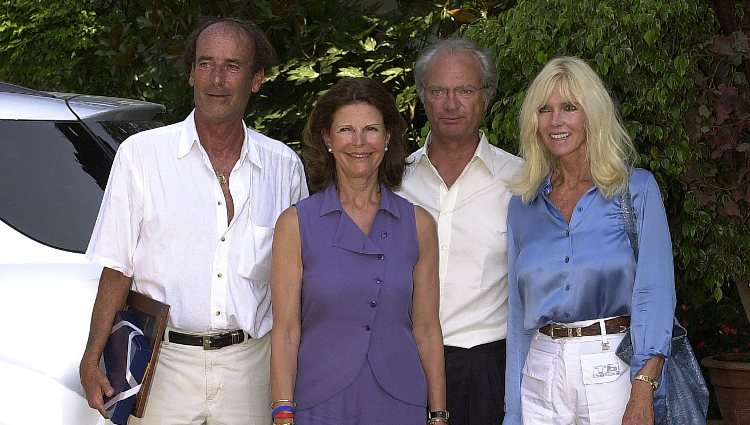 Gunilla von Bismarck y Luis Ortiz junto a los Reyes de Suecia en Marbella