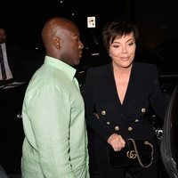 Kris Jenner y Corey Gamble llegando a la fiesta del 21 cumpleaños de Kylie Jenner