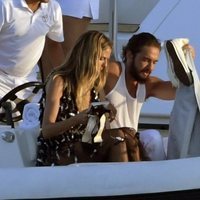 Heidi Klum y Tom Kaulitz llegaron a la Gala de Verano de Unicef en una pequeña lancha