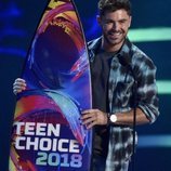 Zac Efron recogiendo su premio en la gala de los Teen Choice 2018