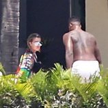 Khloe Kardashian y Tristan Thompson durante sus vacaciones en México tras ser padres