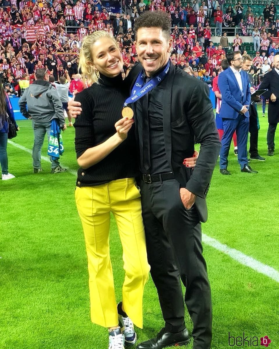 Diego Simeone y Carla Preyra celebrando la Supercopa de Europa 2018