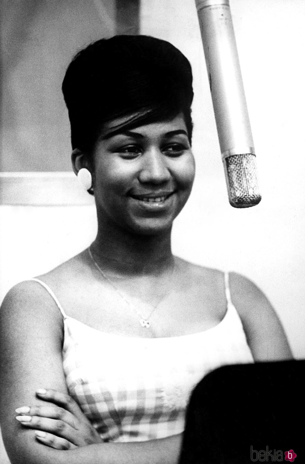 Aretha Franklin en un estudio de grabación en 1961