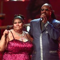 Aretha Franklin cantando con Stevie Wonder en 2001