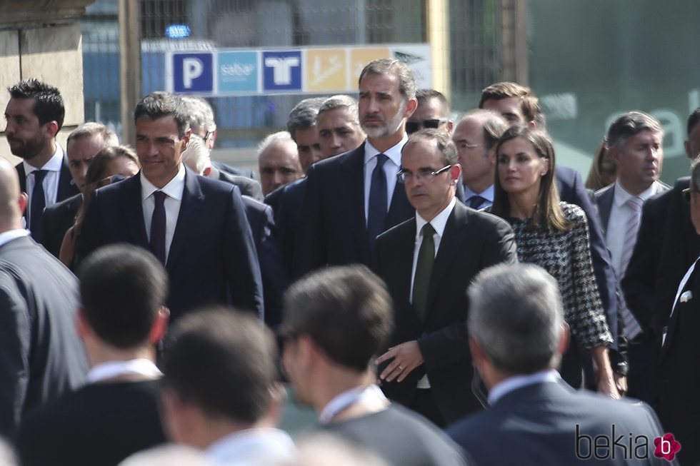 Los Reyes Felipe y Letizia y Pedro Sánchez en los actos por el primer aniversario de los atentados de Barcelona y Cambrils