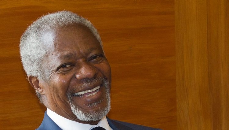 Kofi Annan después de una reunión con los líderes europeos 2012