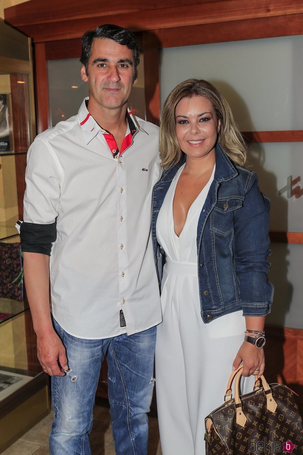 Jesulín de Ubrique junto a María José Campanario tras la corrida en la plaza de toros de Cuenca