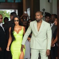 Kim Kardashian y Kanye West acudiendo a la boda de 2 Chainz en Miami