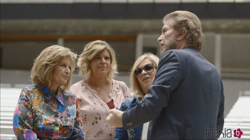 María Teresa Campos, Bigote Arrocet, Terelu Campos y Carmen Borrego en Chile en 'Las Campos'