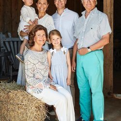 La Familia Real Sueca posa en el Palacio de Solliden