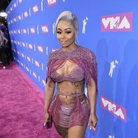 Blac Chyna en la alfombra roja de los VMAs 2018