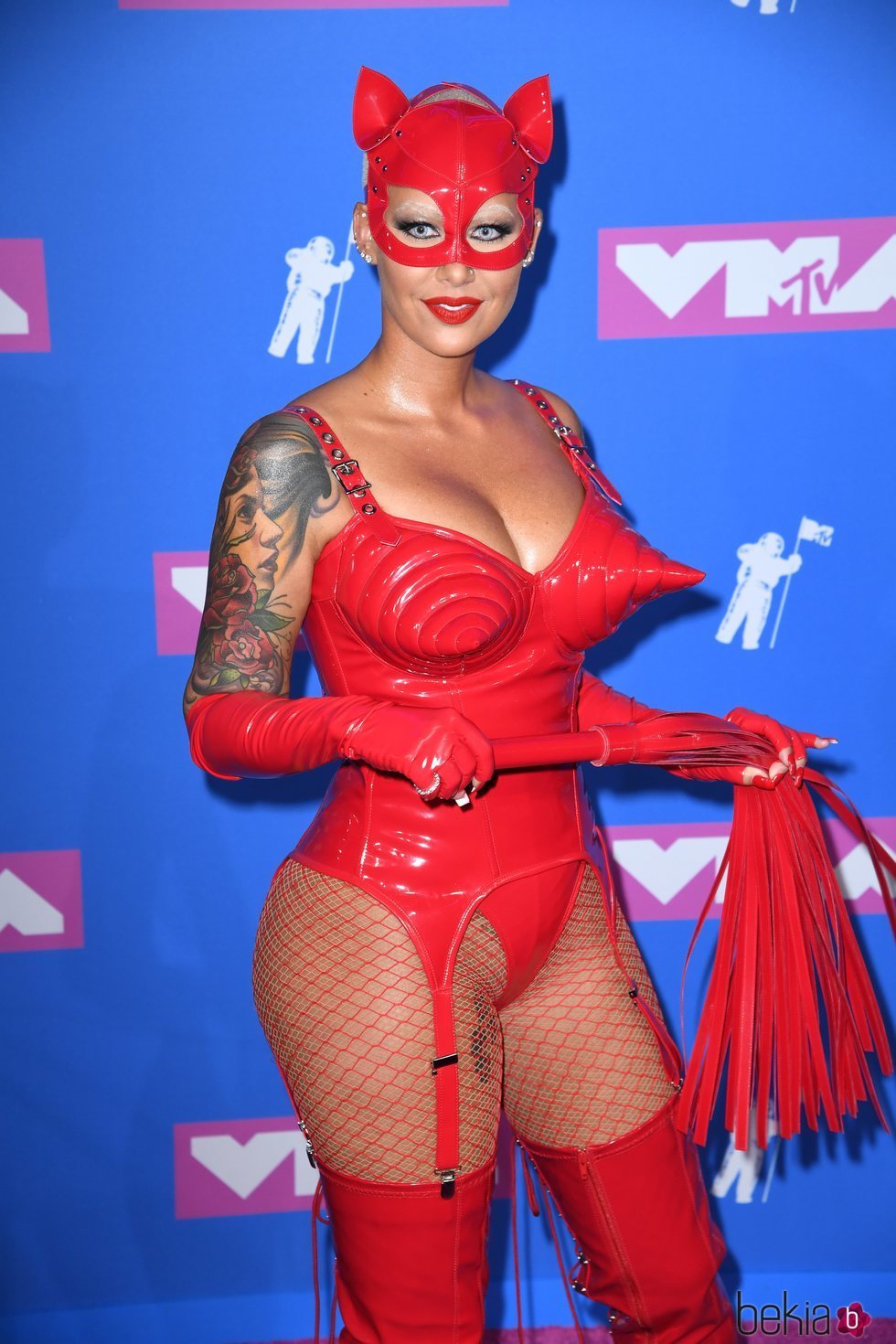 Amber Rose en la alfombra roja de los VMAs 2018