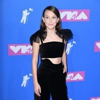 Millie Bobby Brown en la alfombra roja de los MVAs  2018