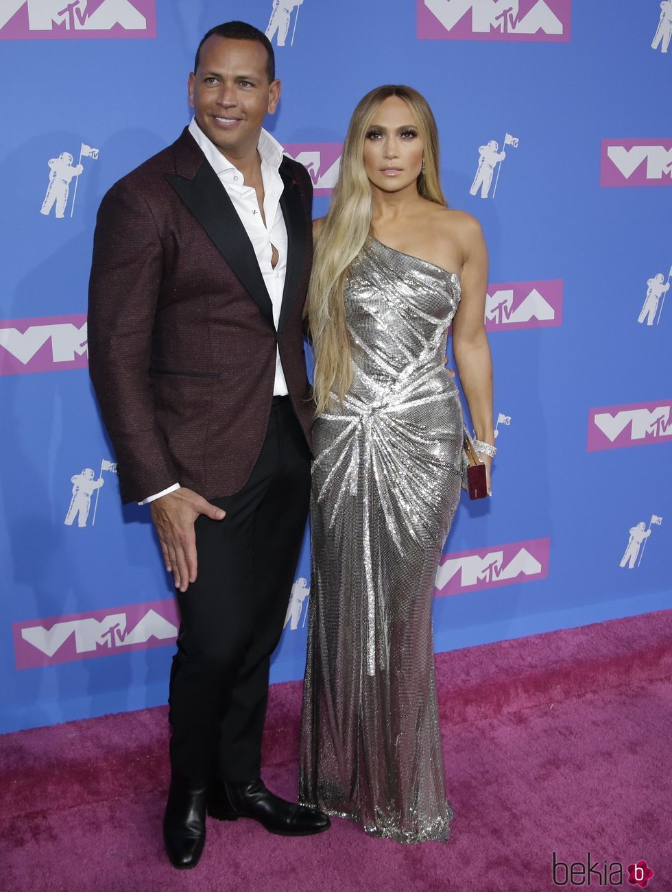 Alex Rodríguez y Jennifer Lopez en la alfombra roja de los VMAs 2018