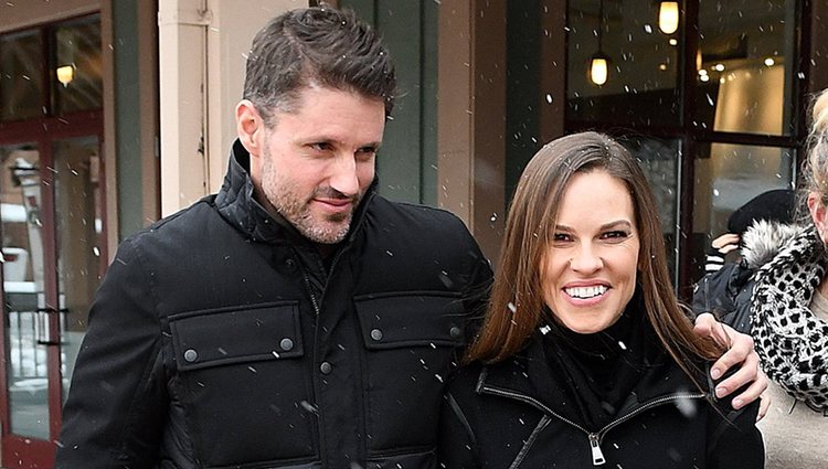 Hilary Swank y Philip Schneider de paseo por Nueva York