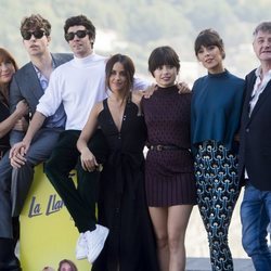 Gracia Olayo, Javier Calvo, Javier Ambrossi, Macarena García, Anna Castillo, Belén Cuesta y Richard Collins-Moore en el photocall de 'La llamada'