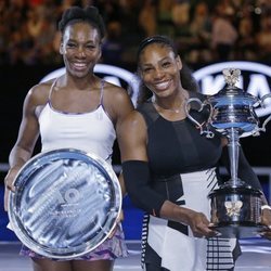 Serena y Venus Williams en la final del Open de Australia 2017