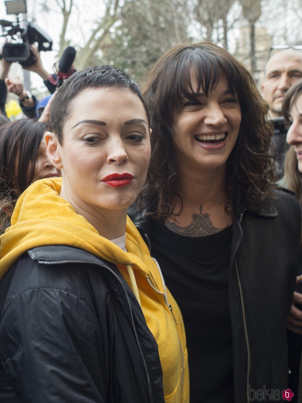 Rose McGowan y Asia Argento durante una manifestación del Metoo