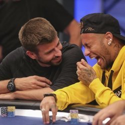 Gerard Piqué y Neymar muy unidos en un torneo de póker